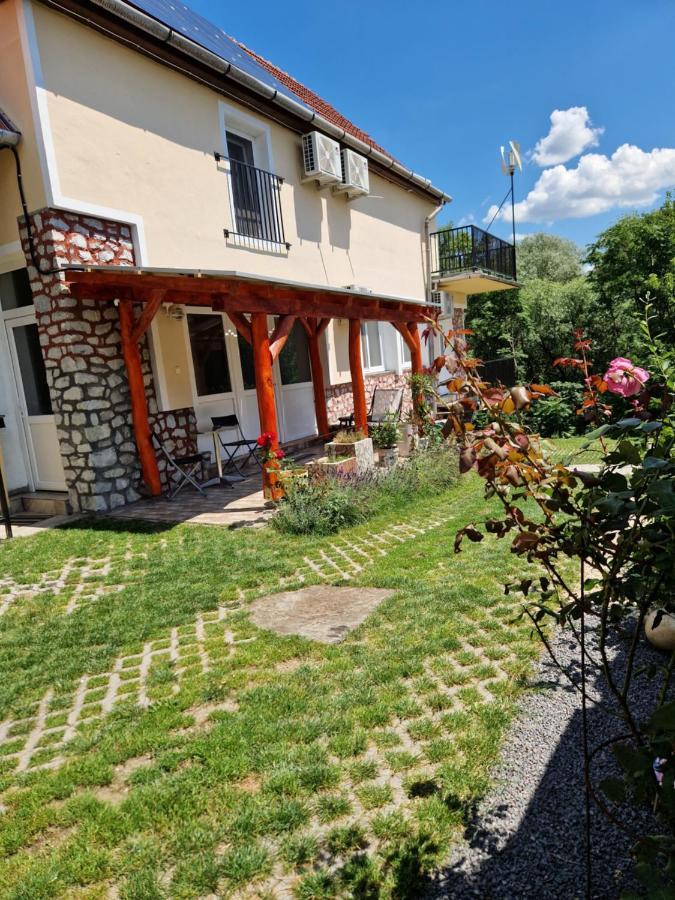 Gecse-Villa Sárospatak Buitenkant foto